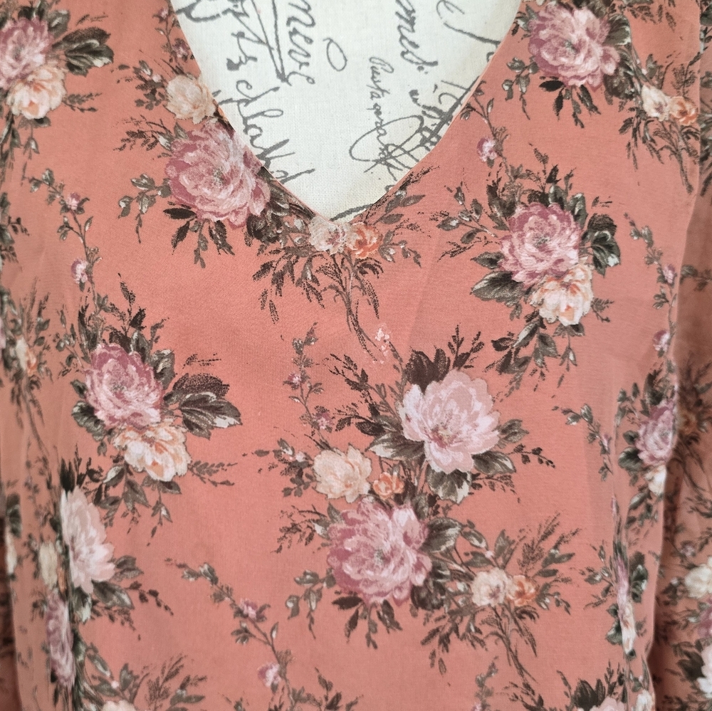 Zac & Rachel Floral Blouse in Peach and Pink - Picture 10 of 10